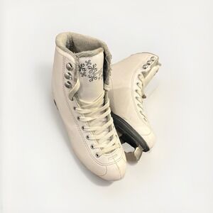 Bladerunner Aurora skate size 3 eu 34 cm 21.5 kids ice figure skates white women